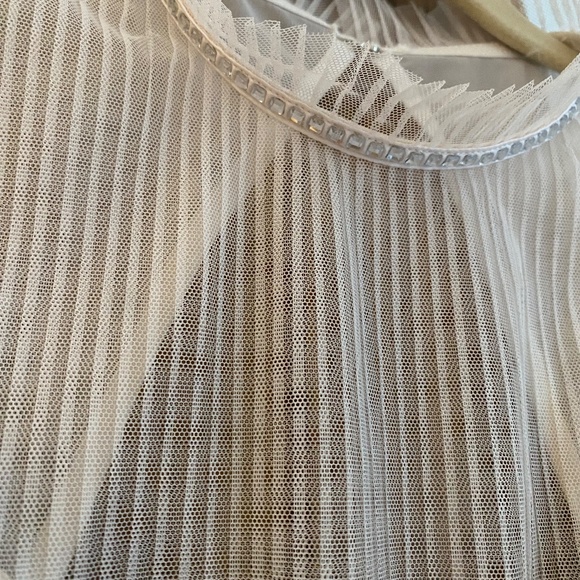 Moda Lace Crop - Picture 6 of 7